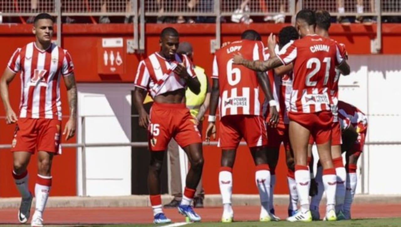 El nuevo entrenador que entra en la carrera por dirigir al Almería
