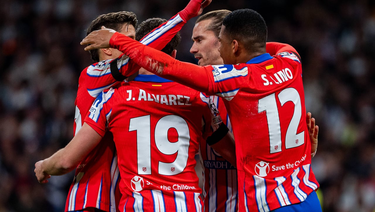 El Atlético de Madrid pasa de la polémica jugada del derbi