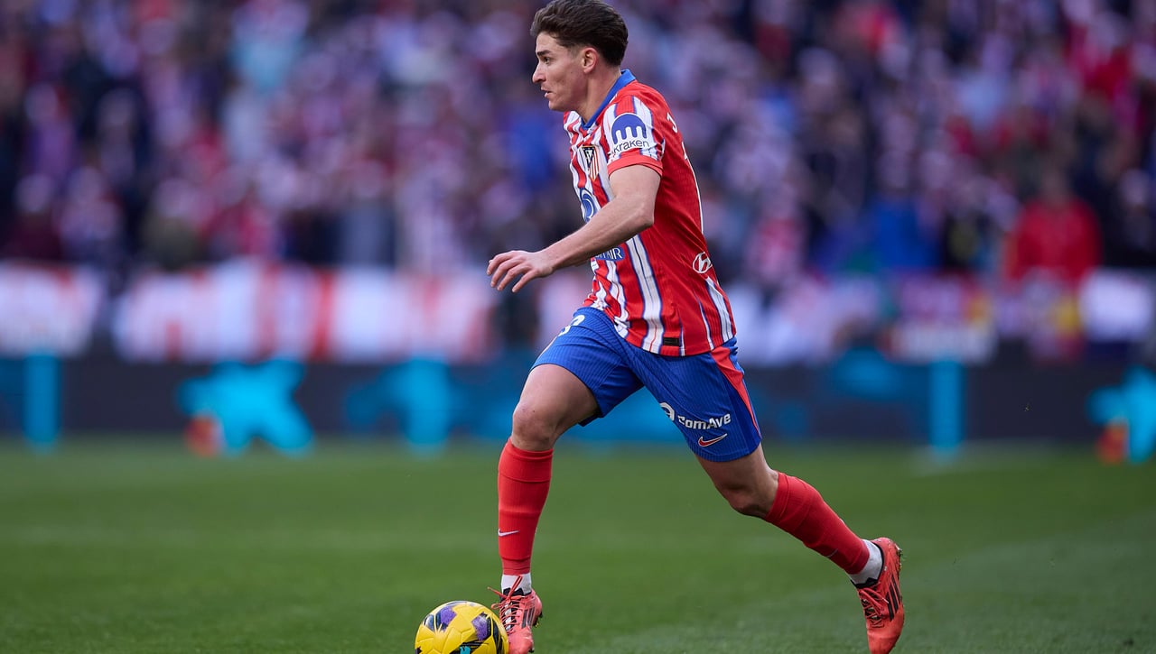 Julián Álvarez amenaza al Barcelona