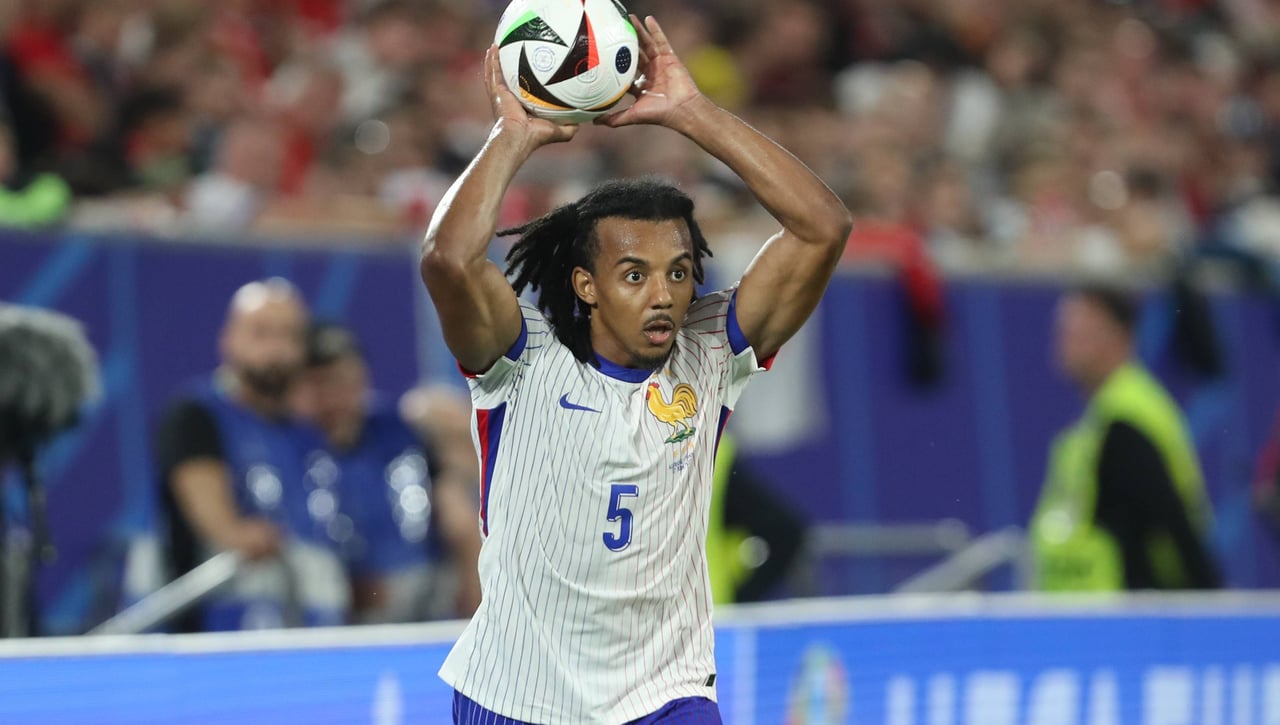 Koundé da la sorpresa en el Barcelona