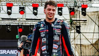 Bezzecchi lidera, Bagnaia se salva y Fermín Aldeguer se lleva una decepción