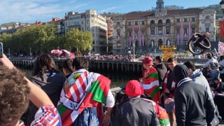 Comienza el show del Athletic con la Gabarra