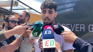 Chadi Riad duda entre Betis y Barça para verano y habla del futuro de Guido