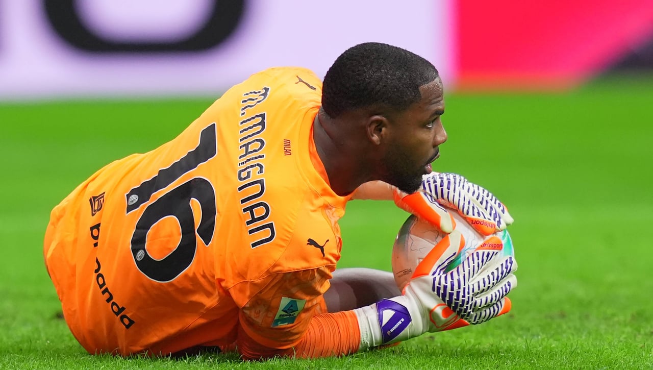 El futuro de Maignan, entre dos gigantes de la Bundesliga y de la Premier League