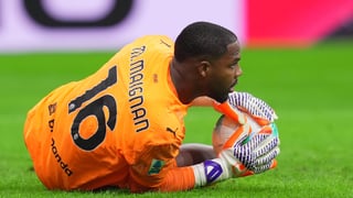 El futuro de Maignan, entre dos gigantes de la Bundesliga y de la Premier League