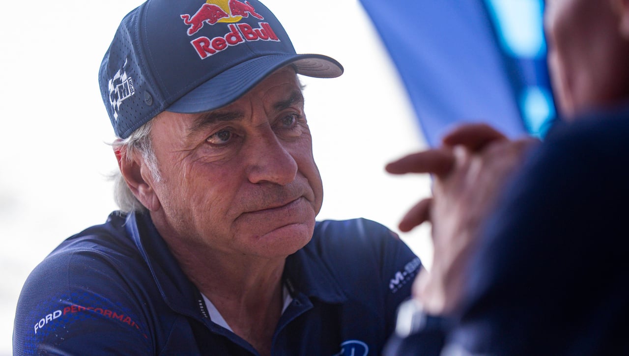 Carlos Sainz hace oficial su renuncia a la FIA