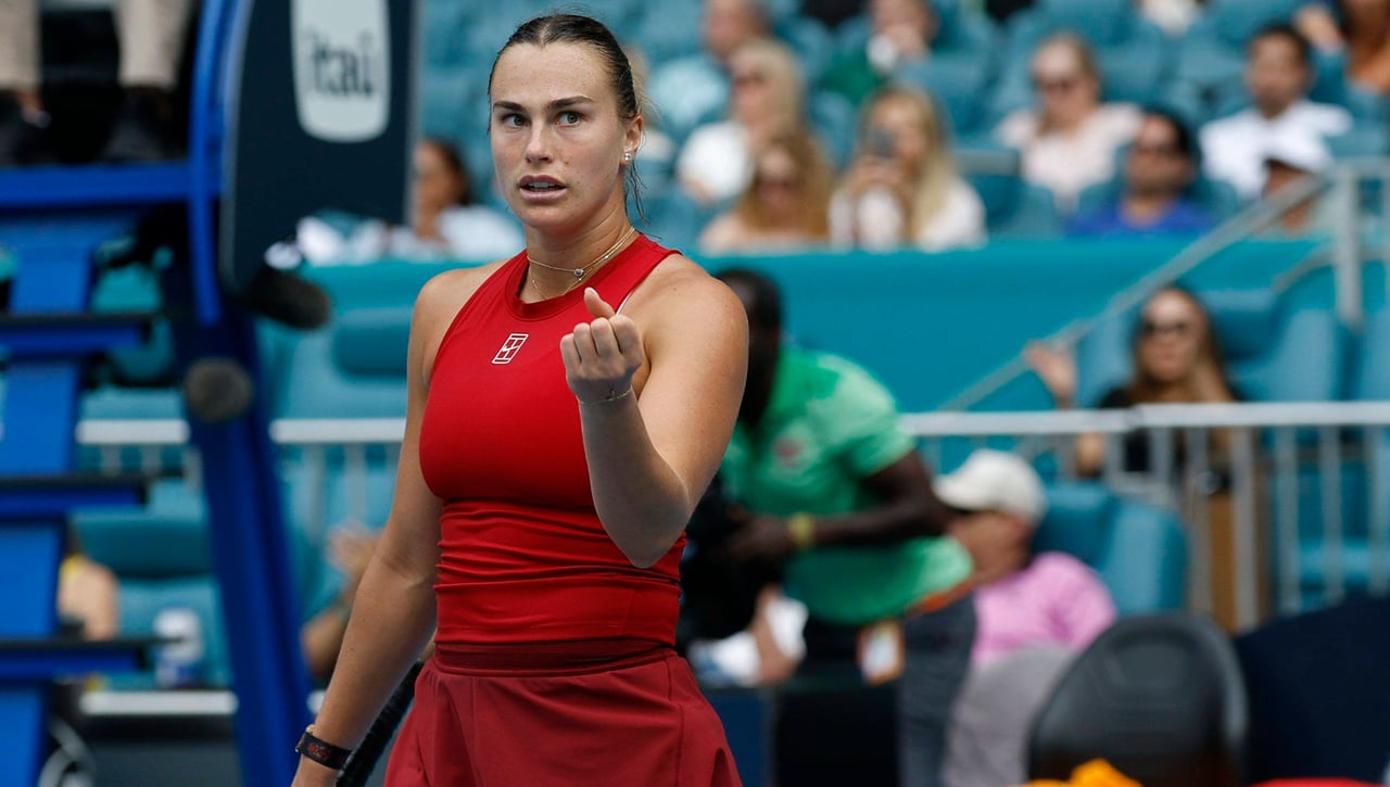 Sabalenka mete miedo y acaba con la campeona en Miami
