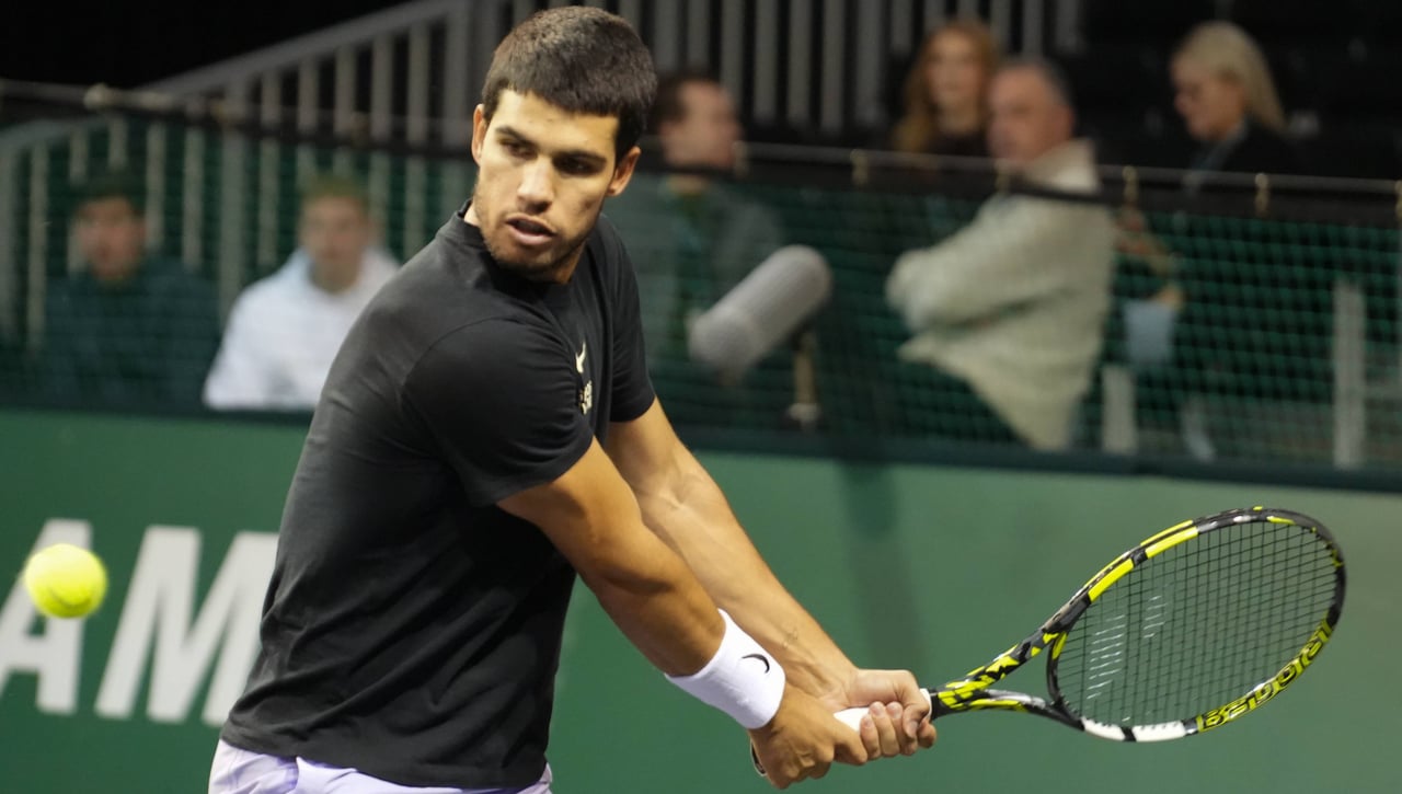 La suerte abandona a Carlos Alcaraz en Doha