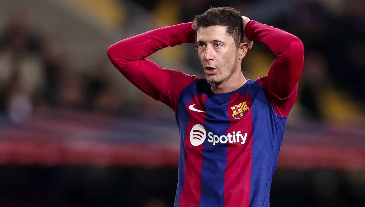 La llegada de Vitor Roque deja un lado a Lewandowski y el Barça ya busca en Girona