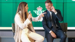 La mujer de Joaquín se muerde la lengua tras no jugar: "Madre mía si pudiera"