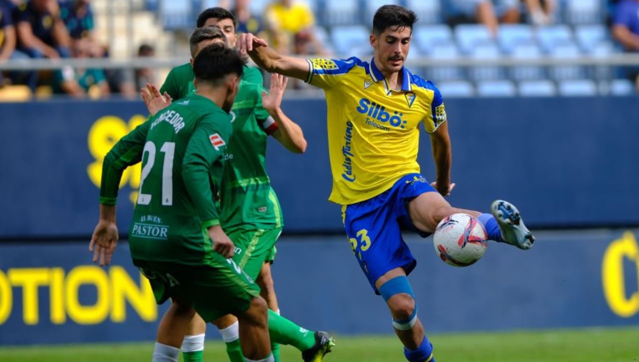 Los informes de la Real Sociedad sobre Carlos Fernández y Karrikaburu