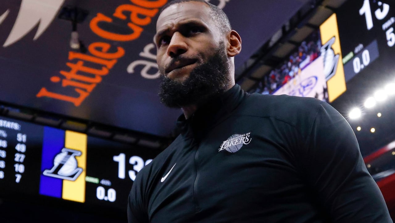 LeBron James comunica su decisión a los Lakers