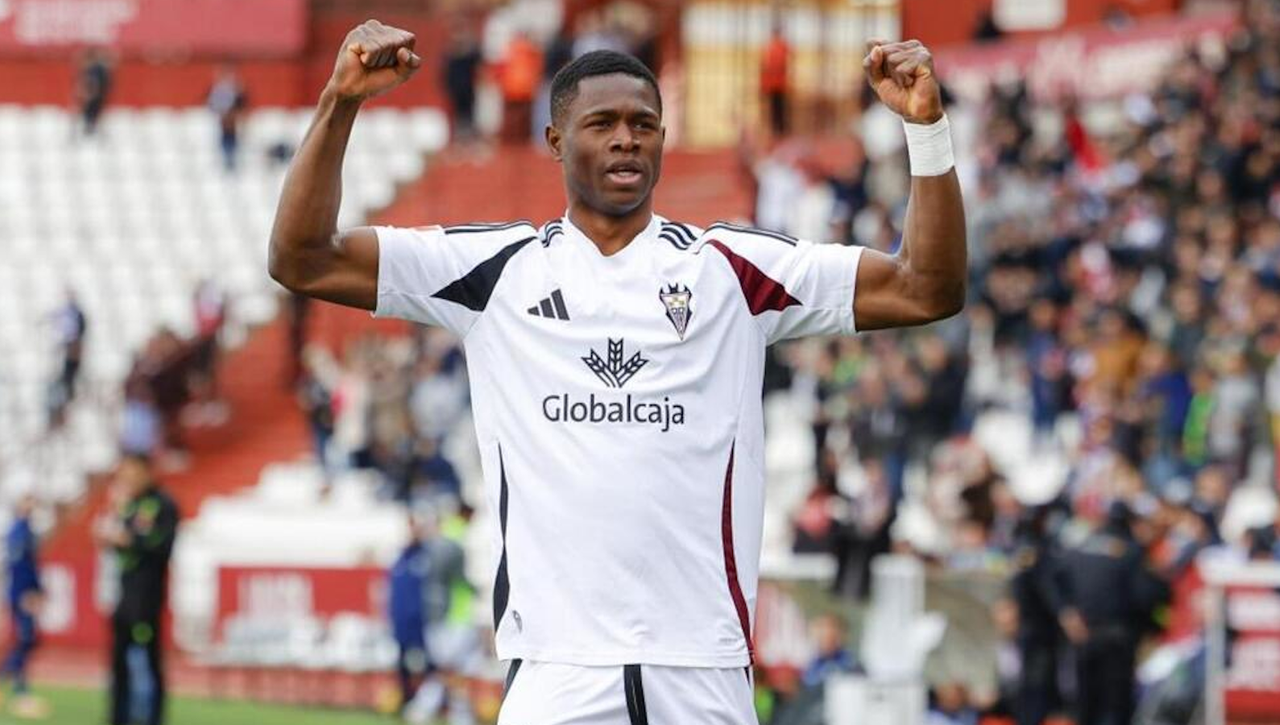 El fichaje de Kofane por parte del Leverkusen se va aclarando