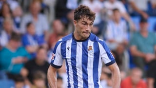 Mikel Goti se integra plenamente en el entreno de la Real Sociedad y apunta a reaparecer ante el Villarreal