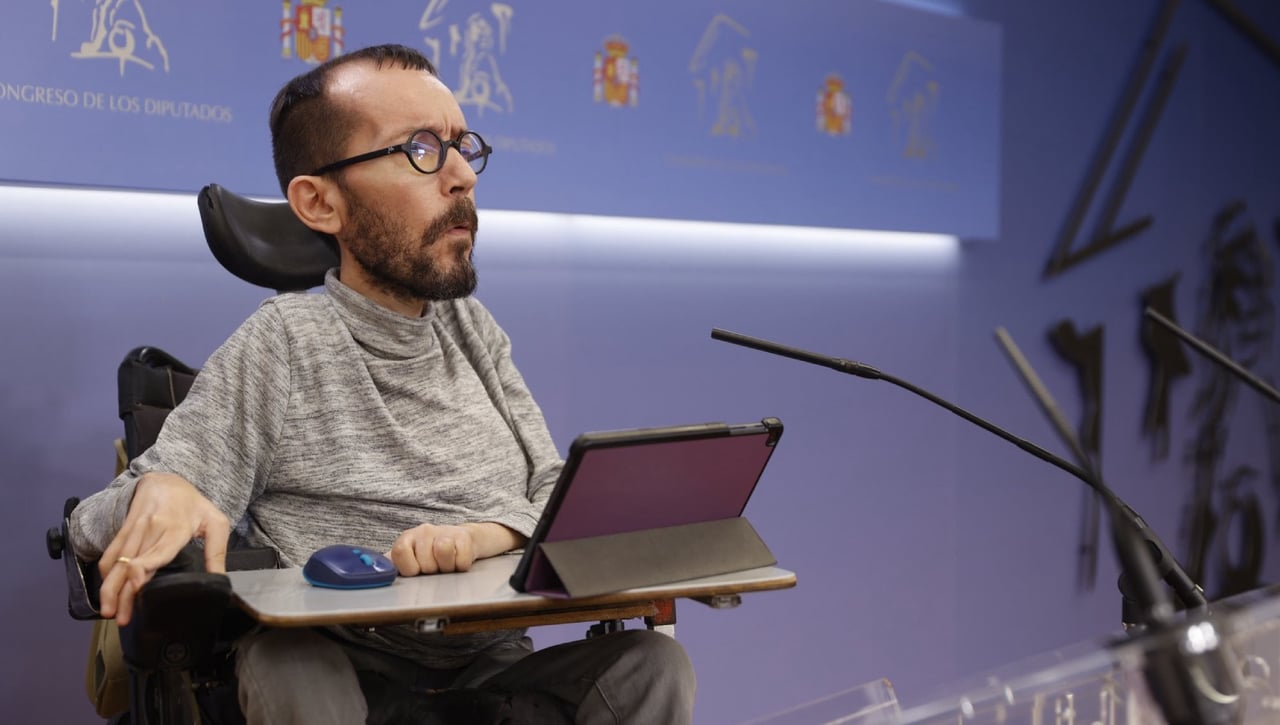 Echenique abandona la política