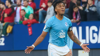 El Celta de Vigo se decide con Renato Tapia