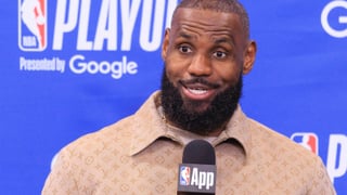 LeBron James hace oficial lo de su salto a los banquillos