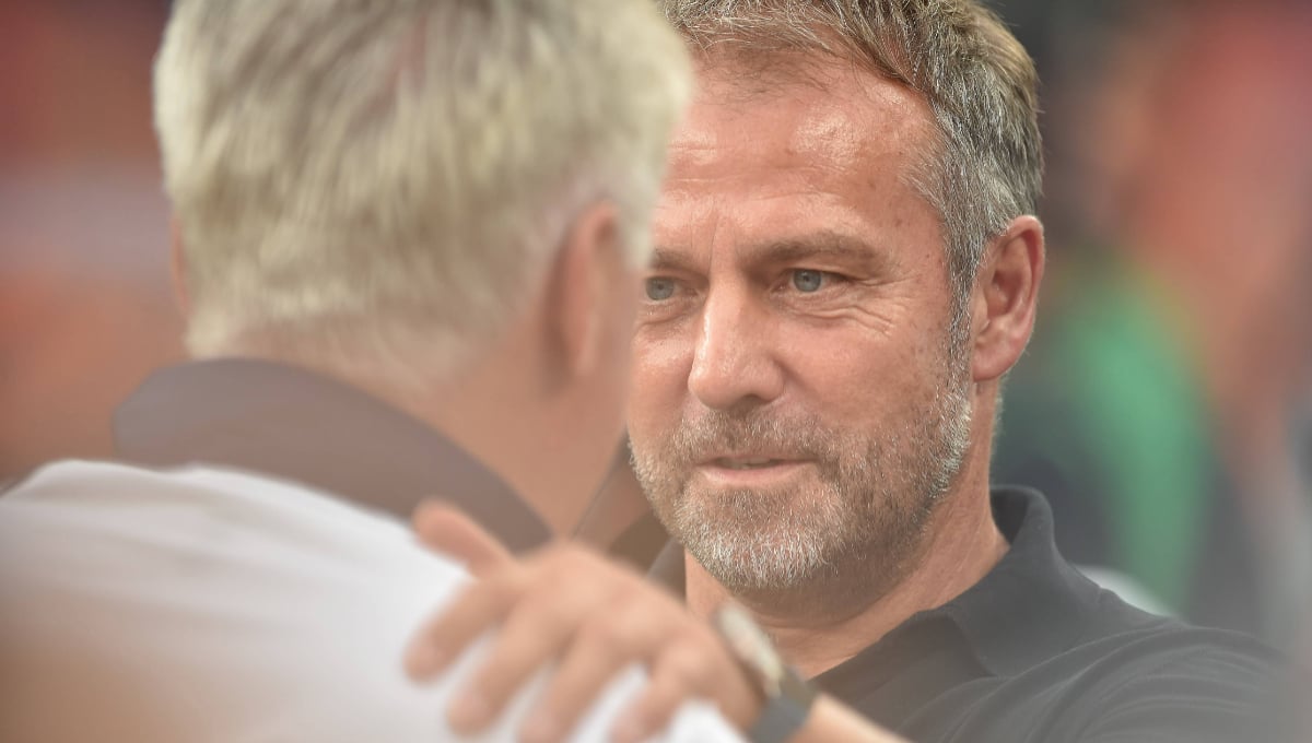 Hansi Flick ironiza sobre la 'peculiar relación' del Real Madrid con los árbitros