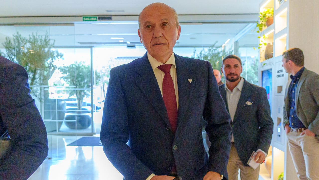 Del Nido echa más leña al fuego tras la derrota en el derbi y desvela despidos en el Sevilla