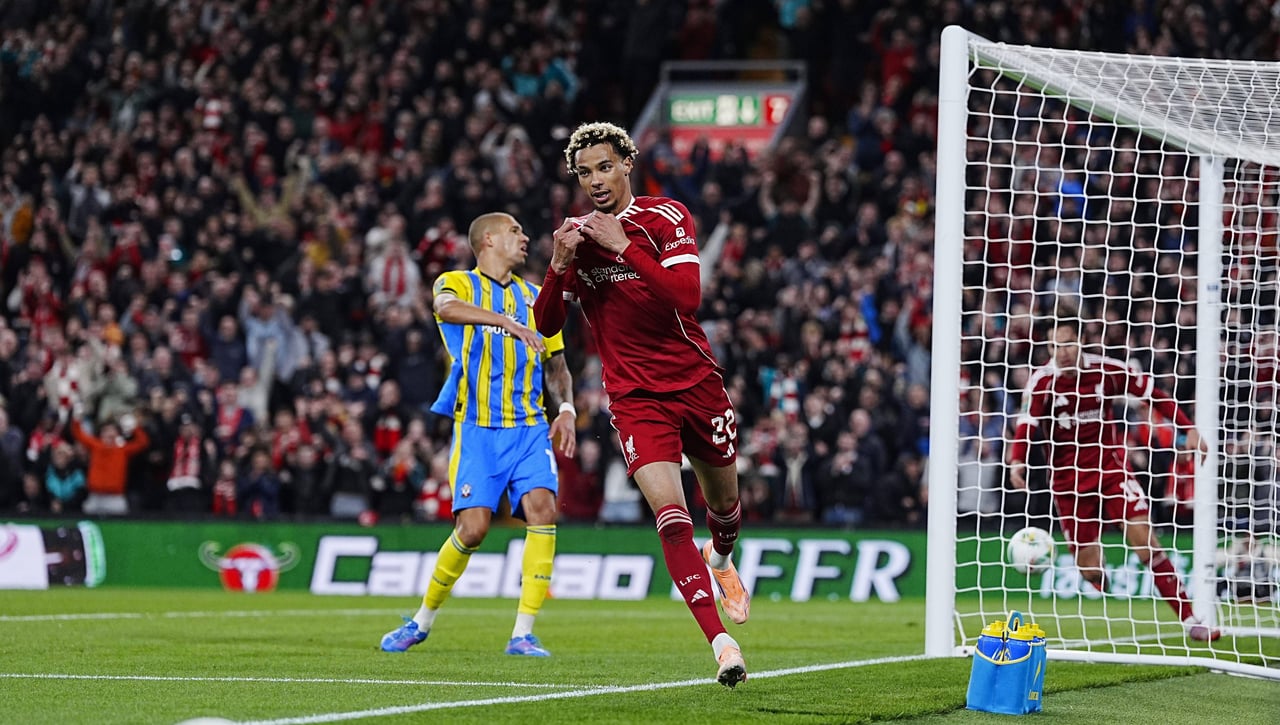 El Liverpool sufre ante el Southampton pero cumple en la Carabao (2-1)