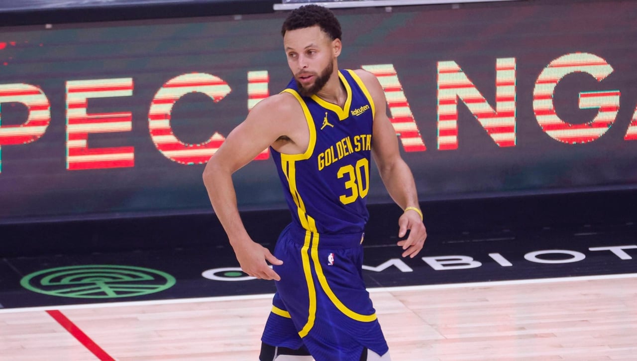 Stephen Curry lidera el aviso