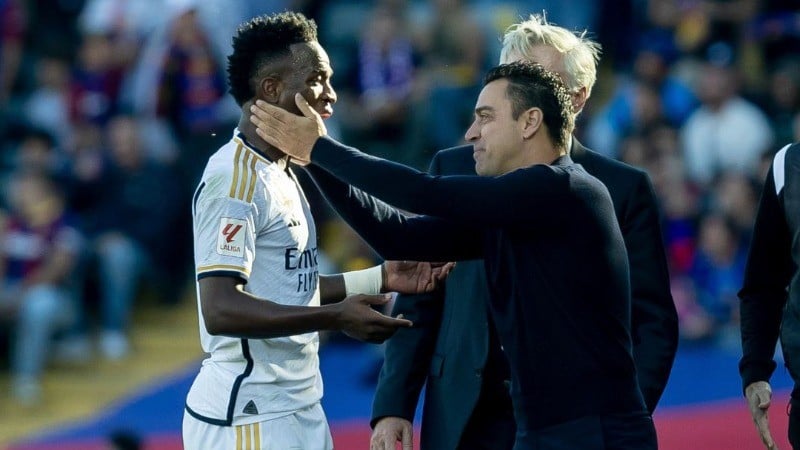 Así fue el tenso encuentro entre Xavi y Vinicius