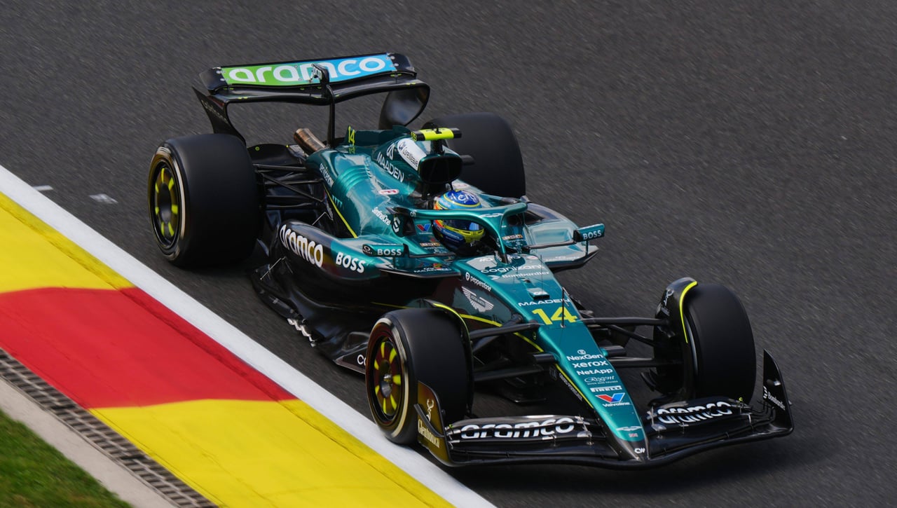 Carlos Sainz se luce, Hamilton se 'estrella' y Fernando Alonso decepciona 