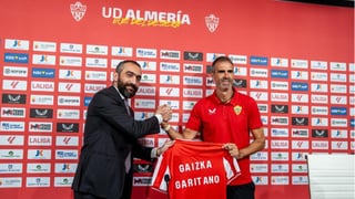 La (no) cláusula que tiene atado de pies y manos al Almería con Garitano