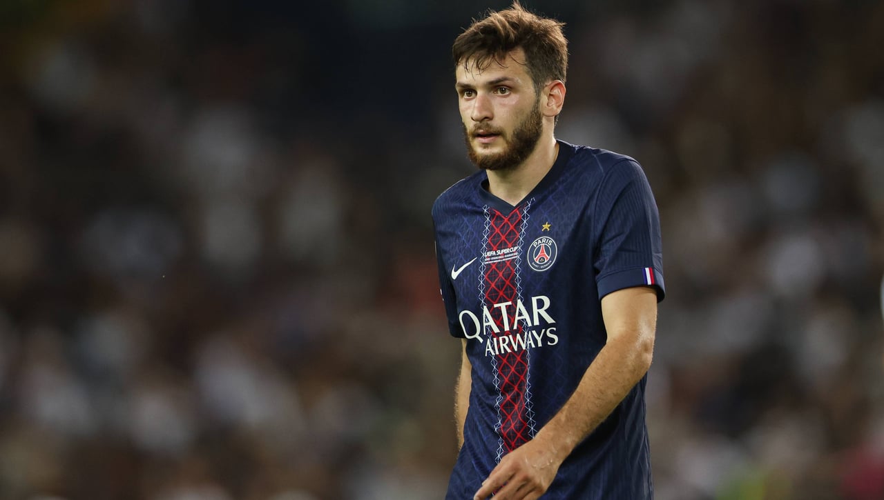 Kvaratskhelia, lesionado antes del debut en Champions
