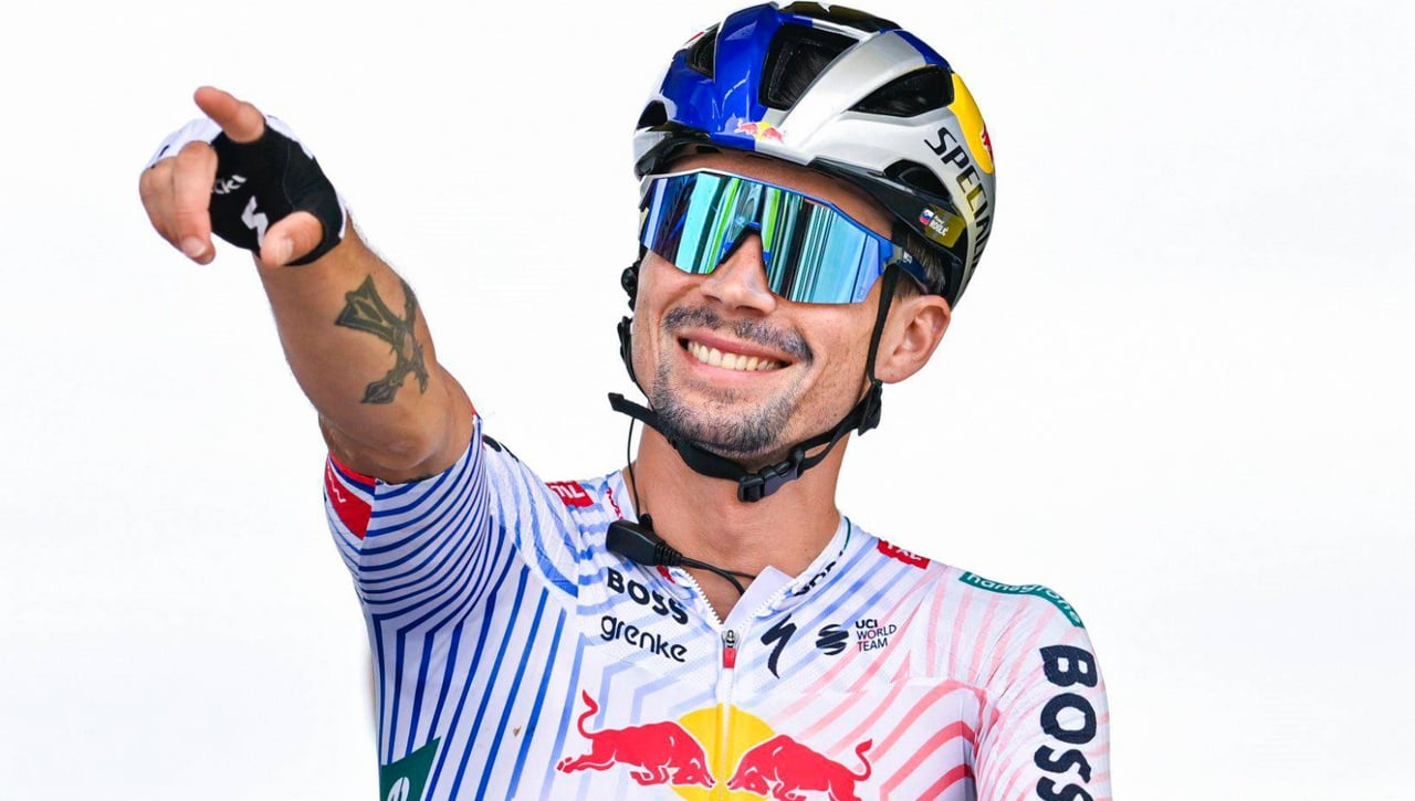 El equipo Movistar y Primoz Roglic, muy cerca