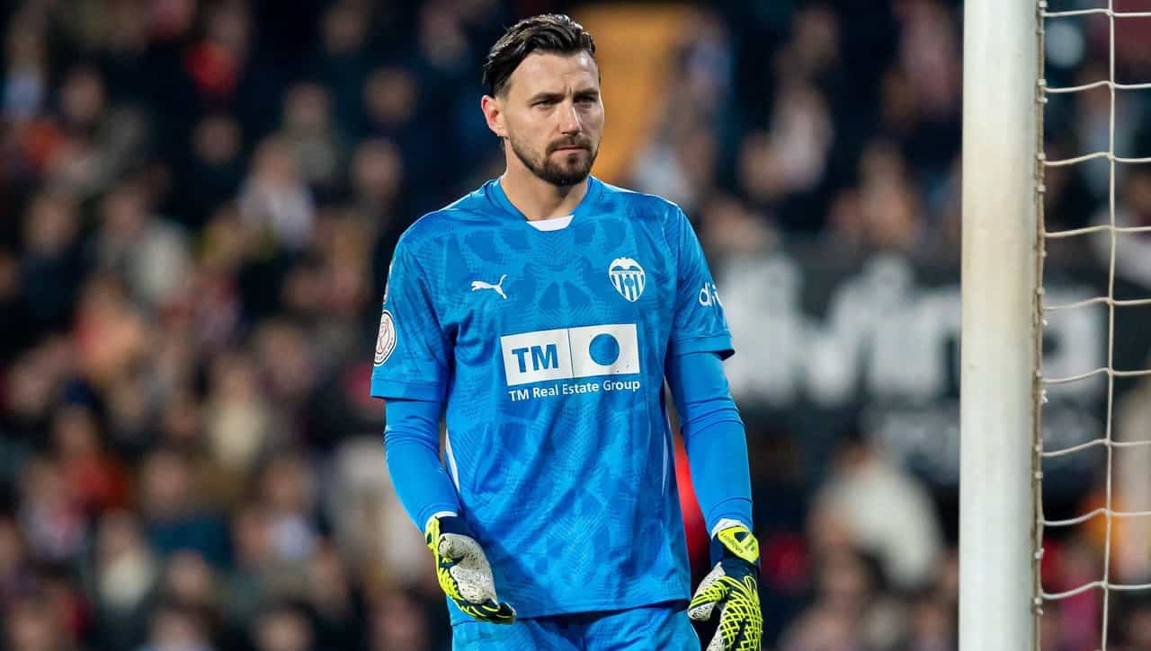 El enfado del Valencia con Dimitrievski: le exigirán explicaciones