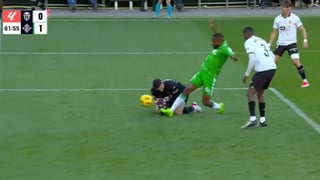 Las dos polémicas decisiones de Busquets Ferrer que casi cuestan un disgusto en Mestalla