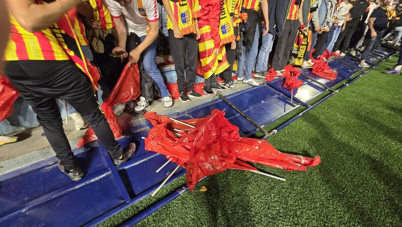 Suspendido el Europa - Sant Andreu por la caída de una de las gradas