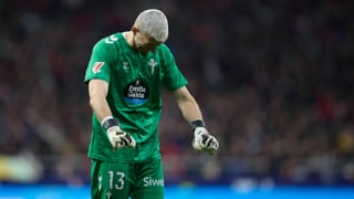 El Elche a punto de cerrar un portero