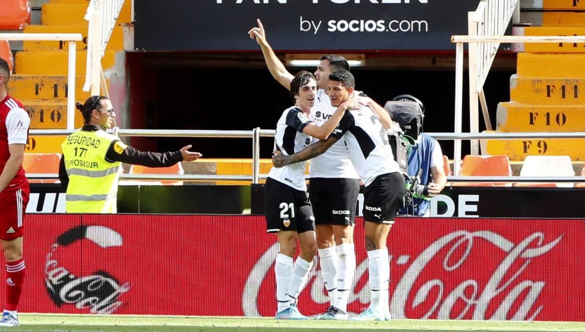 El Valencia pagó 32 millones por él y ahora quiere venderlo al Fenerbahce, o a cualquier club