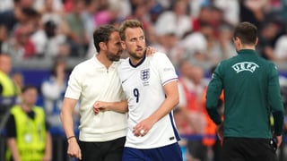 Kane los reúne y saltan chispas