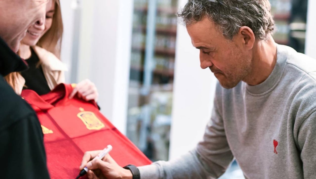 Una vieja puerta conocida se le abre a Luis Enrique