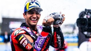 Pecco Bagnaia estalla por el cambio de Ducati y Jorge Martín se ríe