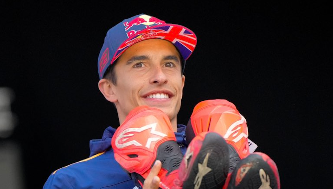 Aleix Espargaró vuela en los libres del GP de Gran Bretaña con Márquez fuera del Top 10