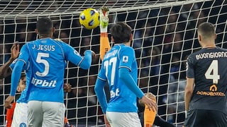 Un golazo de un ex del Betis frustra al Nápoles antes de medirse al Barça