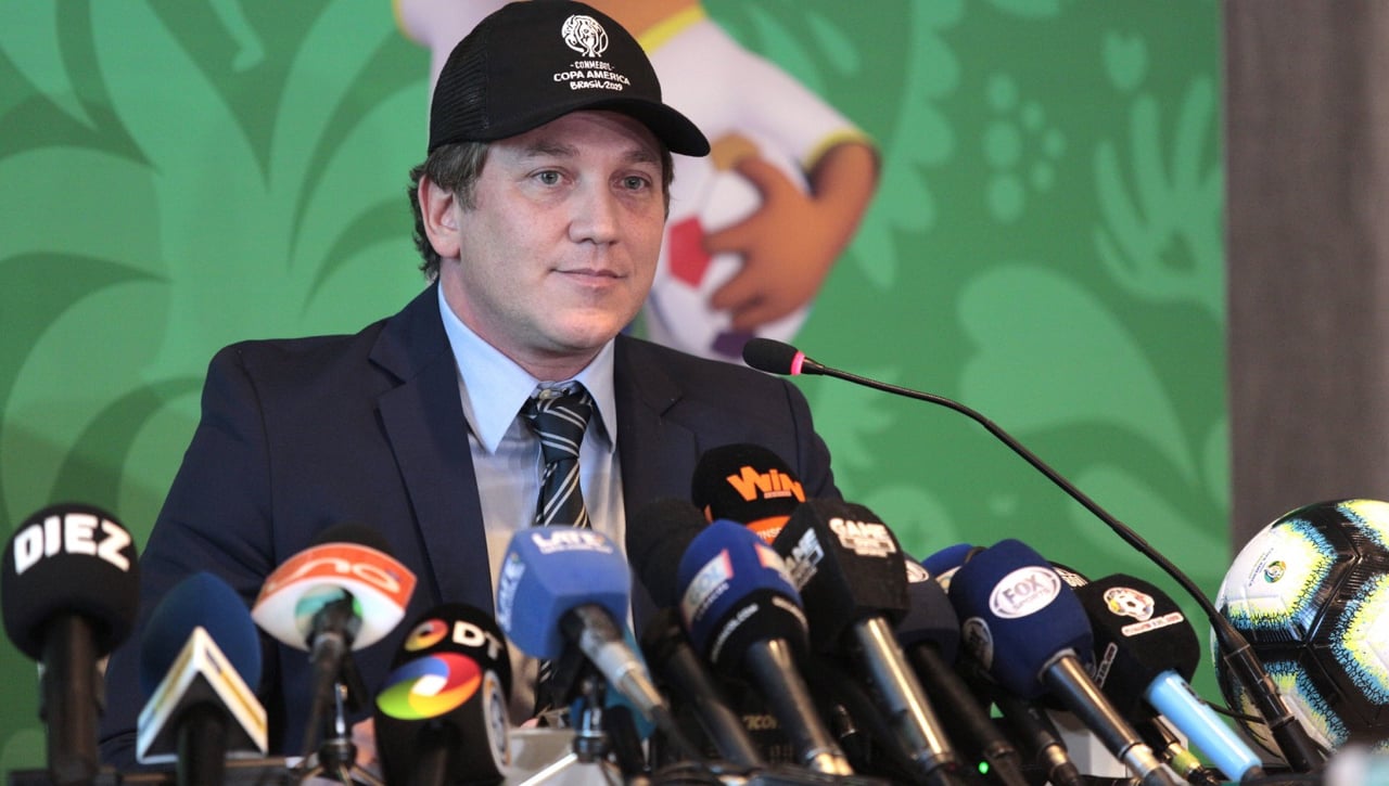 Conmebol pide luchar contra el racismo mientras bromea con monos y brasileños