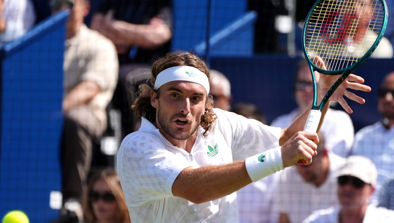 Tsitsipas sigue los pasos de Badosa y dice adiós en Wimbledon