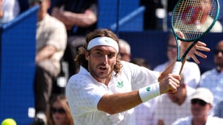 Tsitsipas sigue los pasos de Badosa y dice adiós en Wimbledon