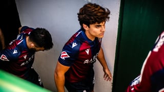 La elegancia de Carlos Álvarez: "¿Volver al Sevilla? Nunca digas nunca"