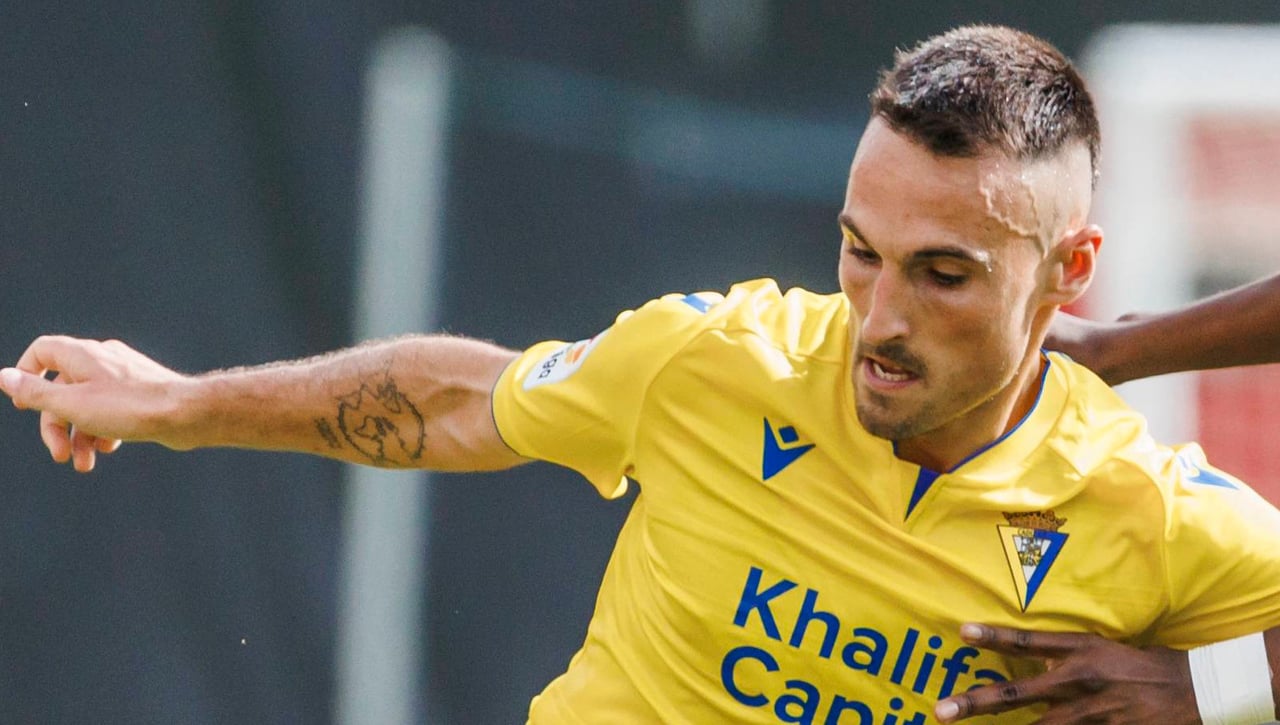 Grave lesión en el Cádiz - Valencia en menos de un cuarto de hora