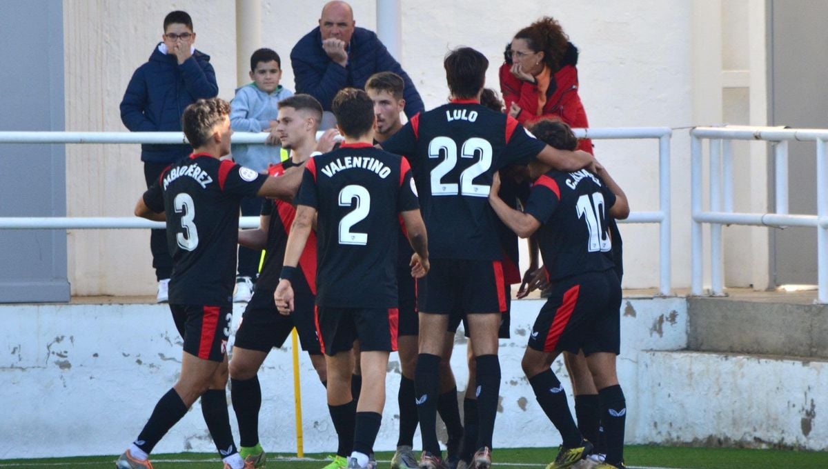 Utrera 0-4 Sevilla Atlético: Habrá que vestir siempre de negro y rojo