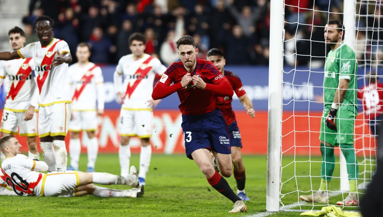 Osasuna 1-0 Rayo: Raúl se disfraza de héroe con un gol en el descuento