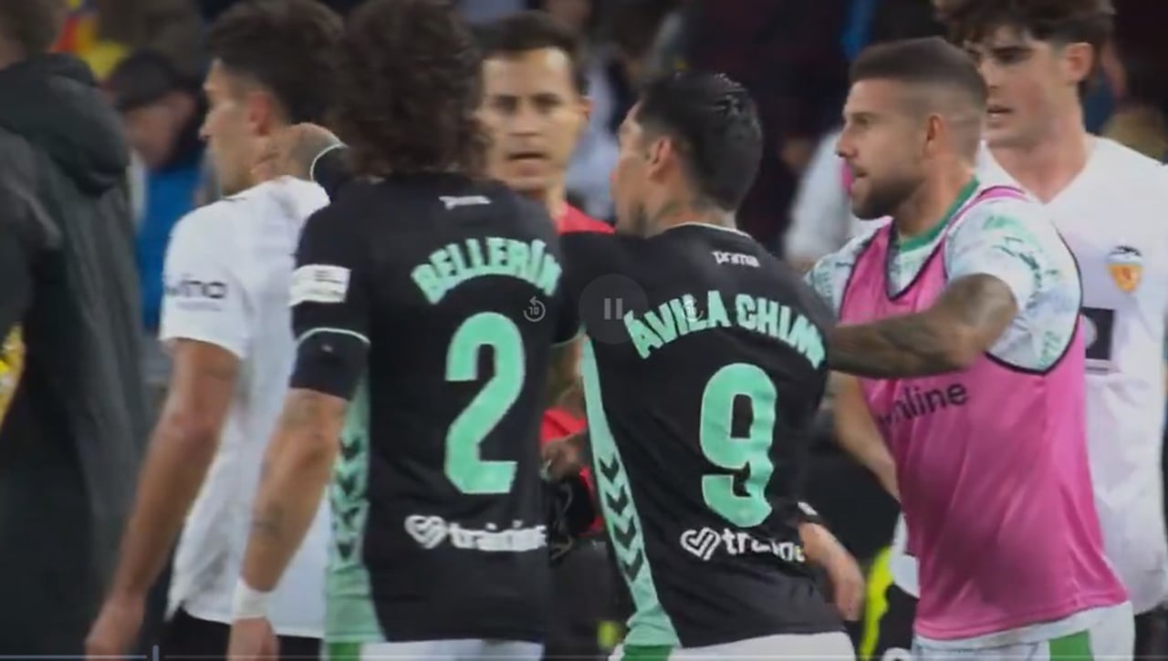 El acta arbitral señala a Chimy Ávila por la tangana final en el Valencia-Betis: "No se pudo localizar"