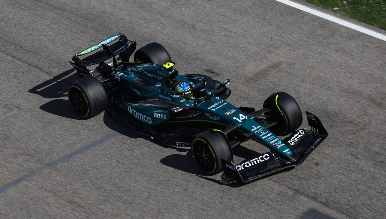 McLaren da un golpe sobre la mesa y Fernando Alonso se estrella