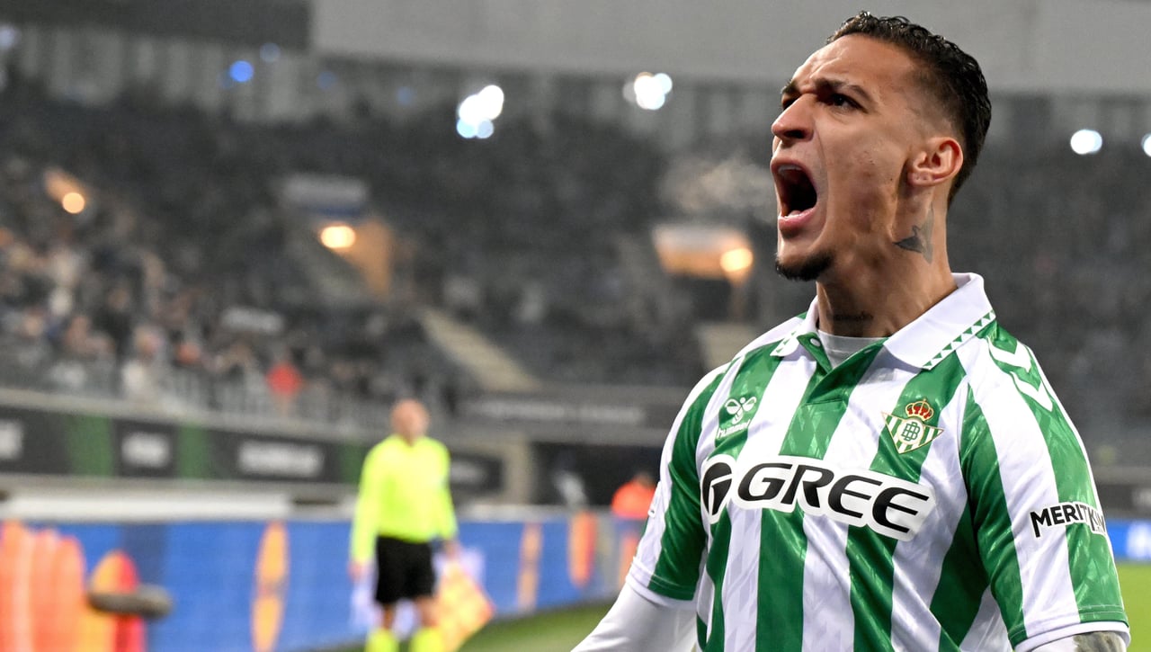 El motivo por el que Antony fracasó en la Premier y triunfa en el Betis